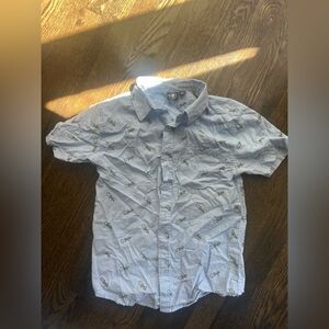 NEW Body Glove Blue Button Down Shirt with Stylish, Playful and Fun Geck…